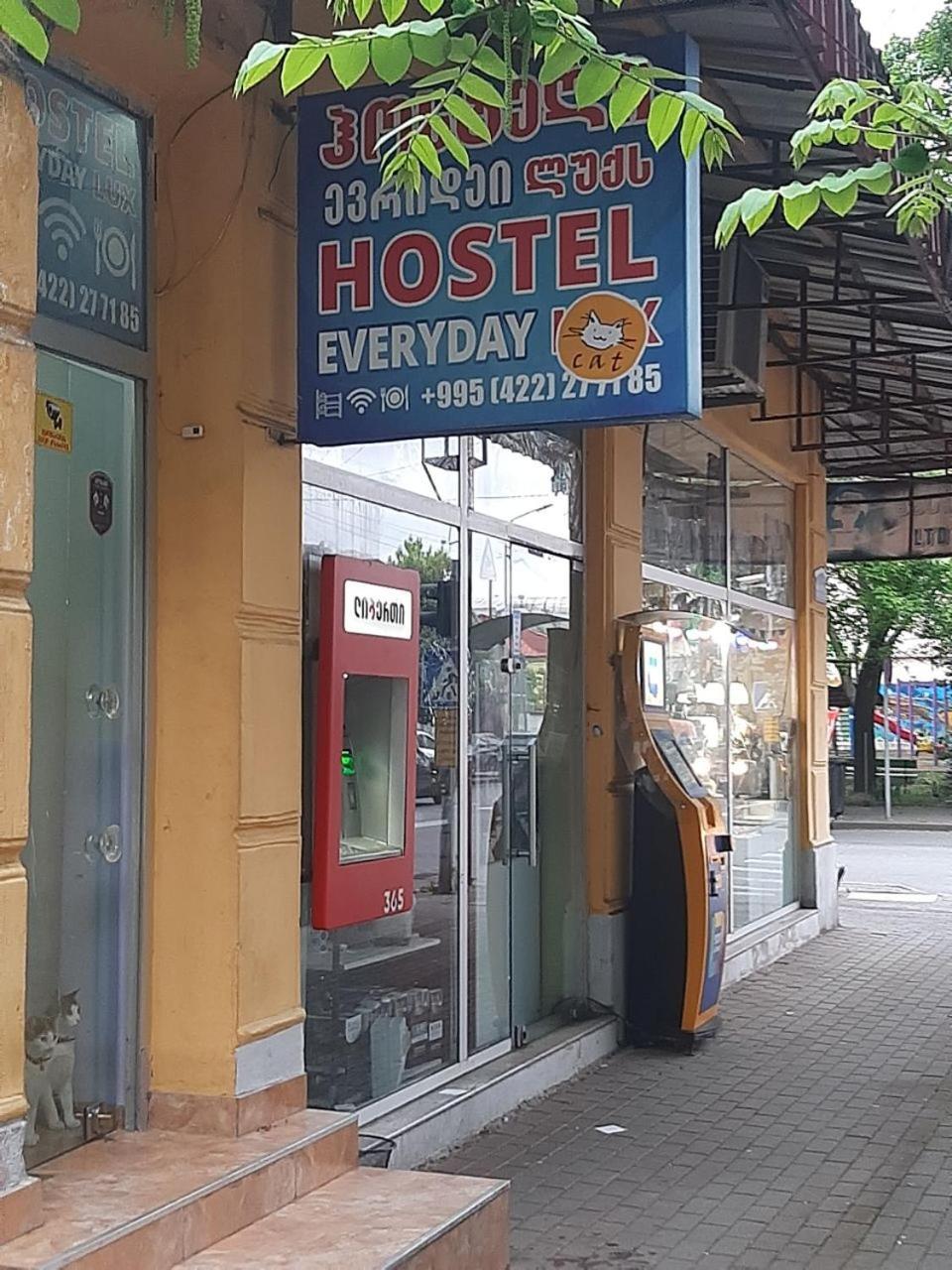 Everyday Cat Hostel Batumi Exterior photo