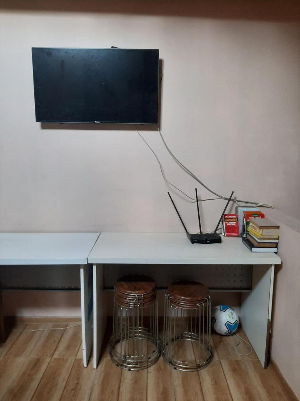 Everyday Cat Hostel Batumi Exterior photo