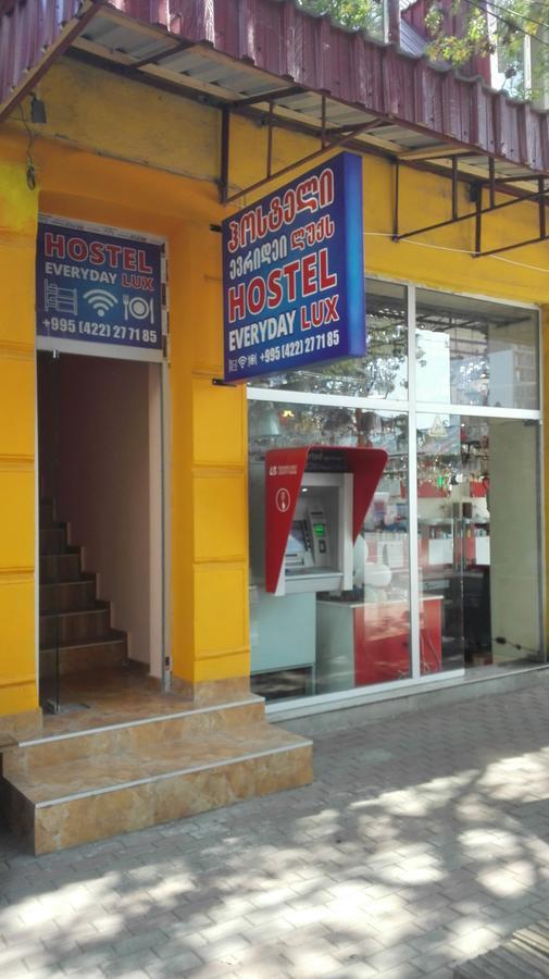 Everyday Cat Hostel Batumi Exterior photo