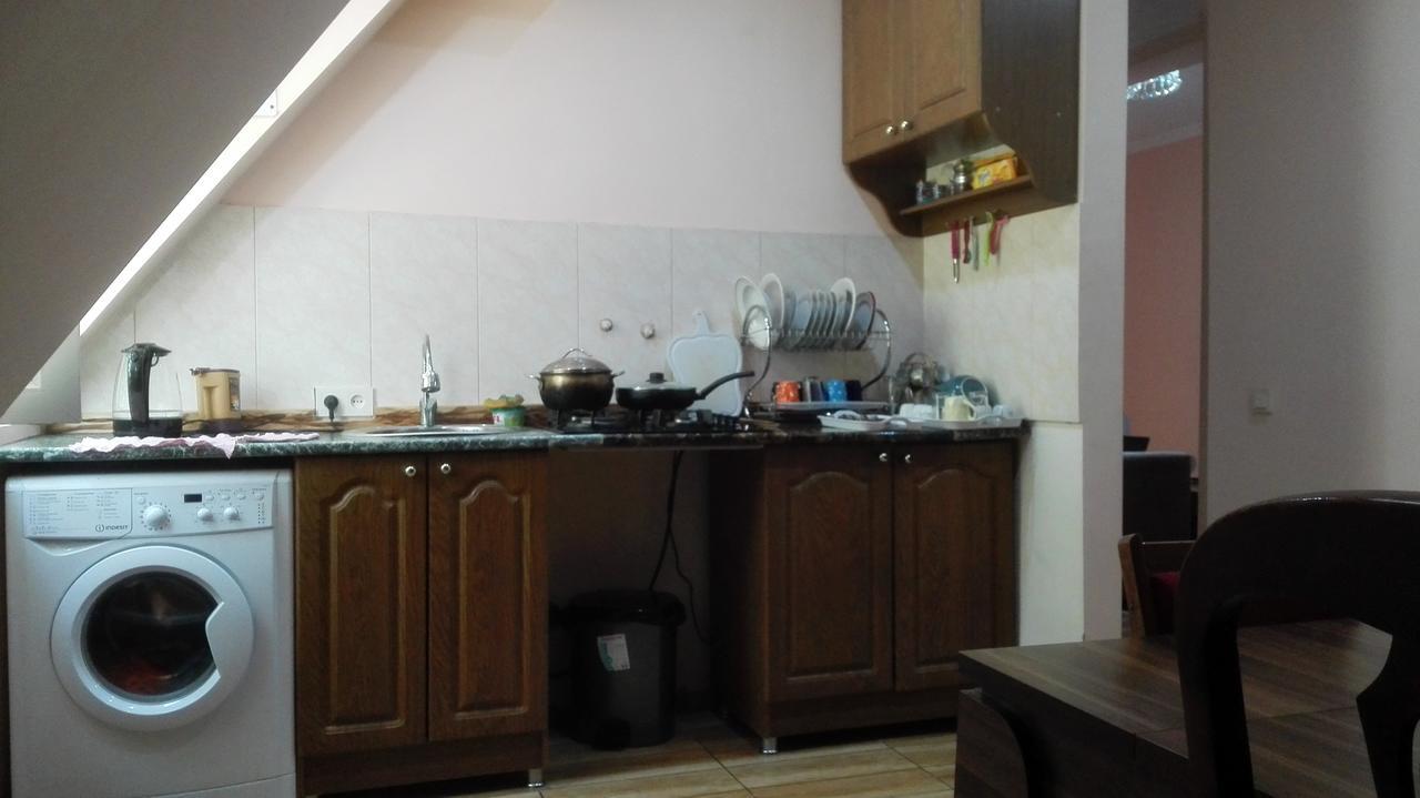 Everyday Cat Hostel Batumi Exterior photo