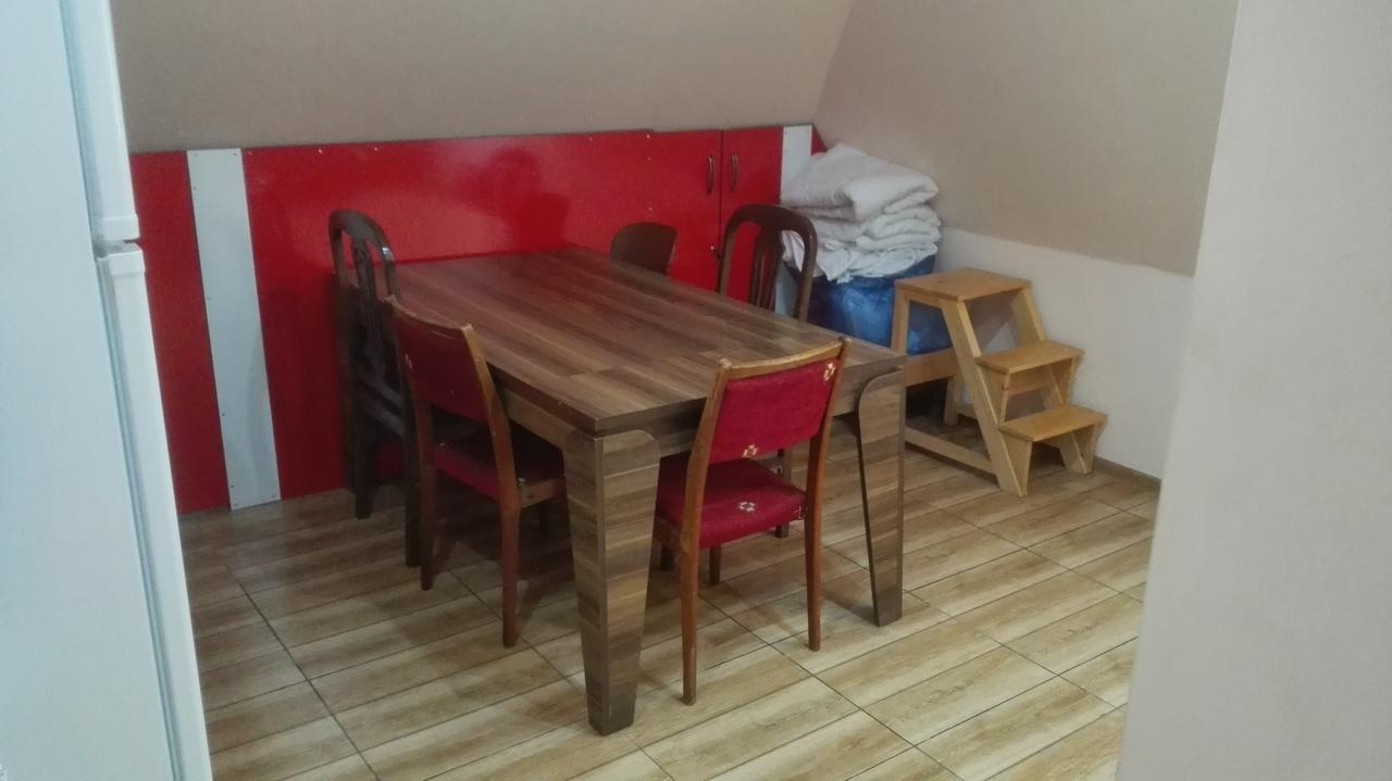 Everyday Cat Hostel Batumi Exterior photo