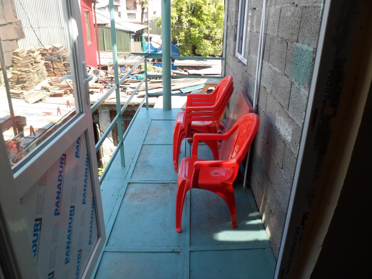 Everyday Cat Hostel Batumi Exterior photo