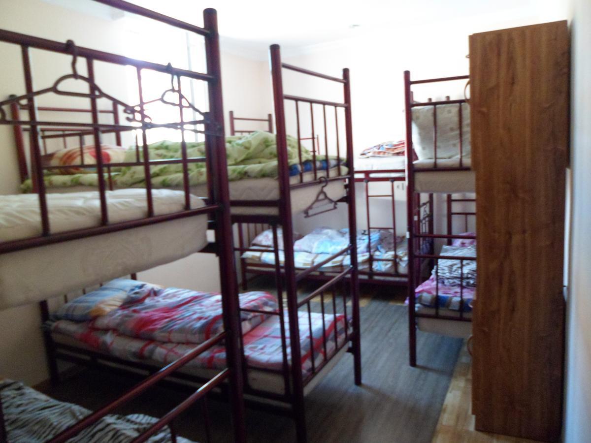 Everyday Cat Hostel Batumi Exterior photo