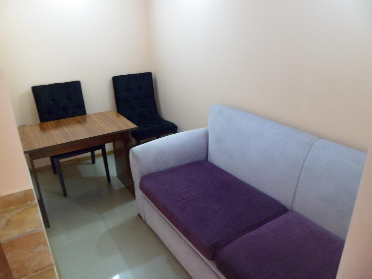 Everyday Cat Hostel Batumi Exterior photo